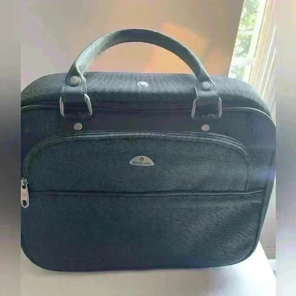 Samsonite Carry On Overnight Shoulder Bag Travel Duffle Luggage Bag Gray EUC
